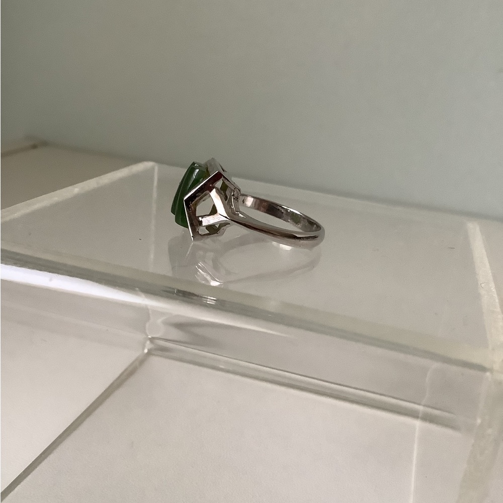 New vintage jade ring